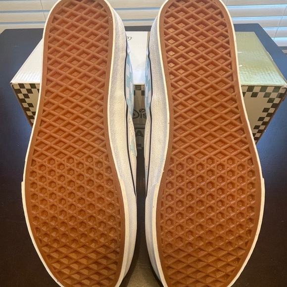 NIB! VANS Walt Disney World 50th Anniversary ~ Mickey Mouse Sneakers ~ Men's 10 - Picture 7 of 14